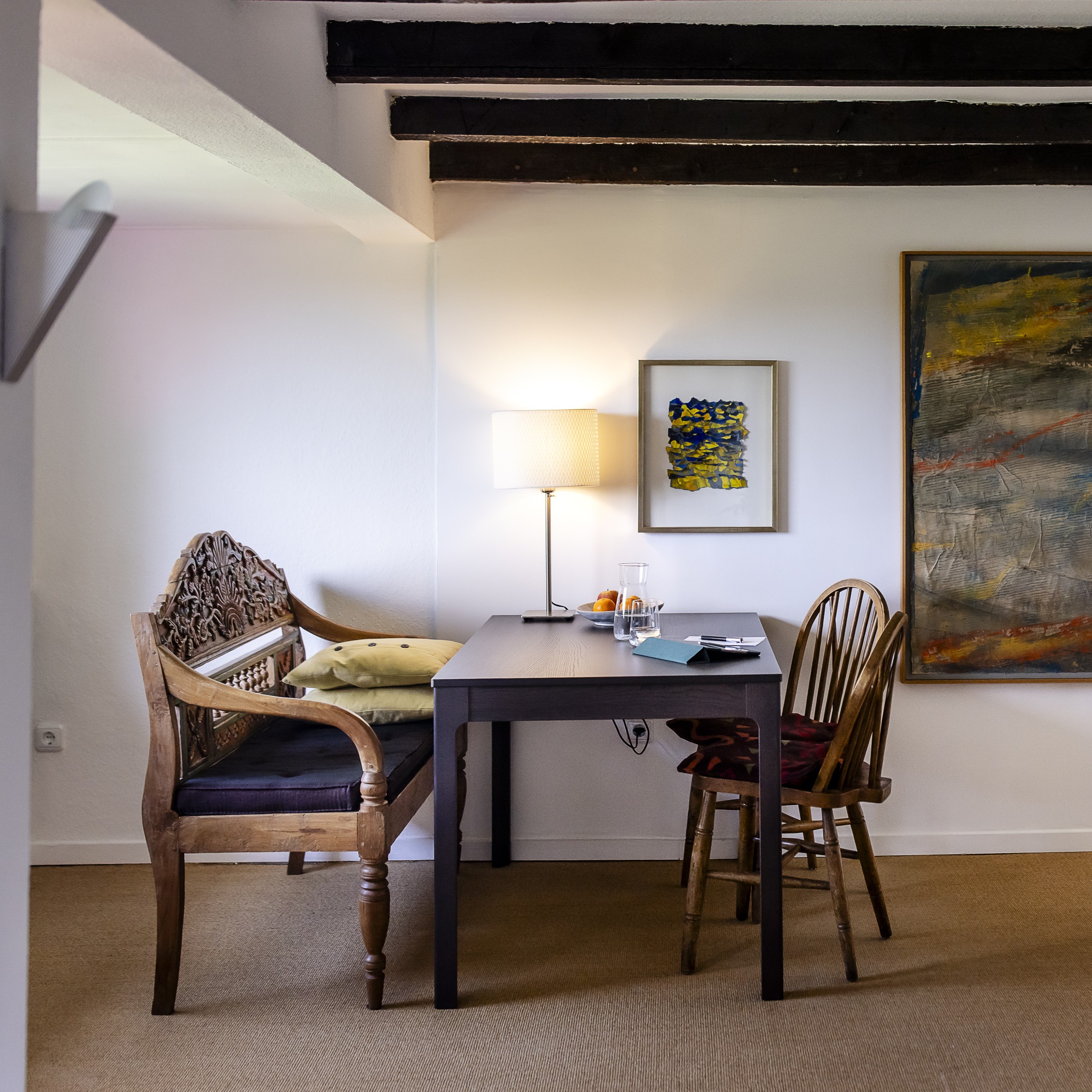 Wohnzimmer , Ess-und Arbeitsplatz